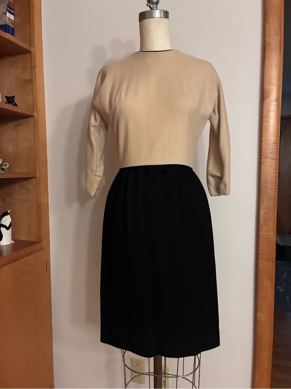 Helen Whiting Beige and Black Two-Tone Pencil Midi Skirt Dress Vintage Woolblend